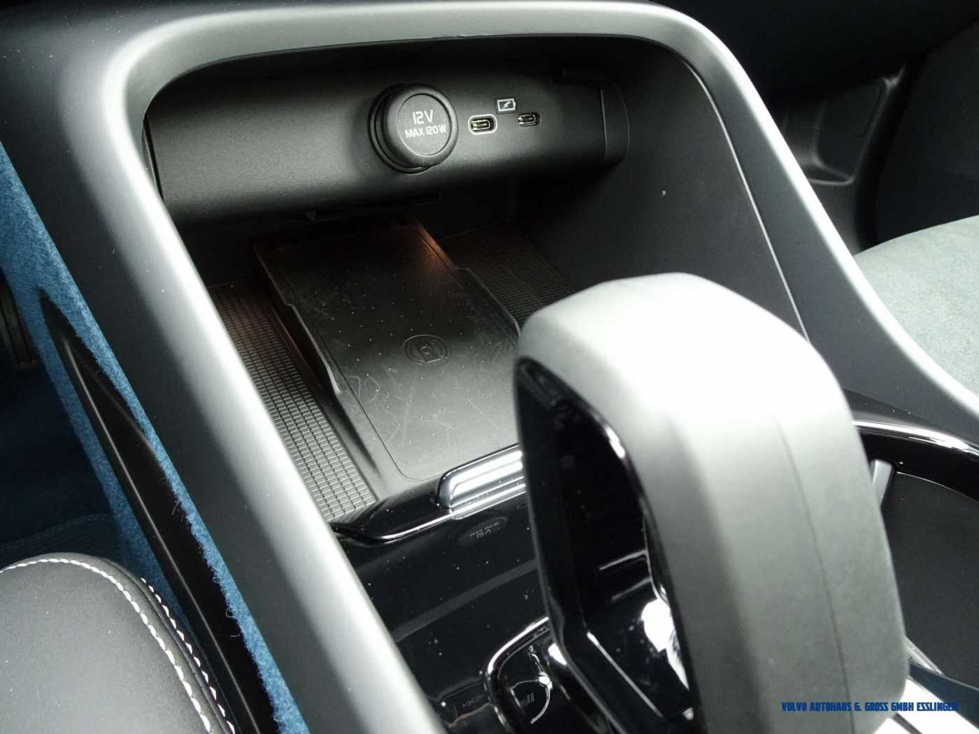 Volvo  AWD Twin Motor Pure Electric Ultimate