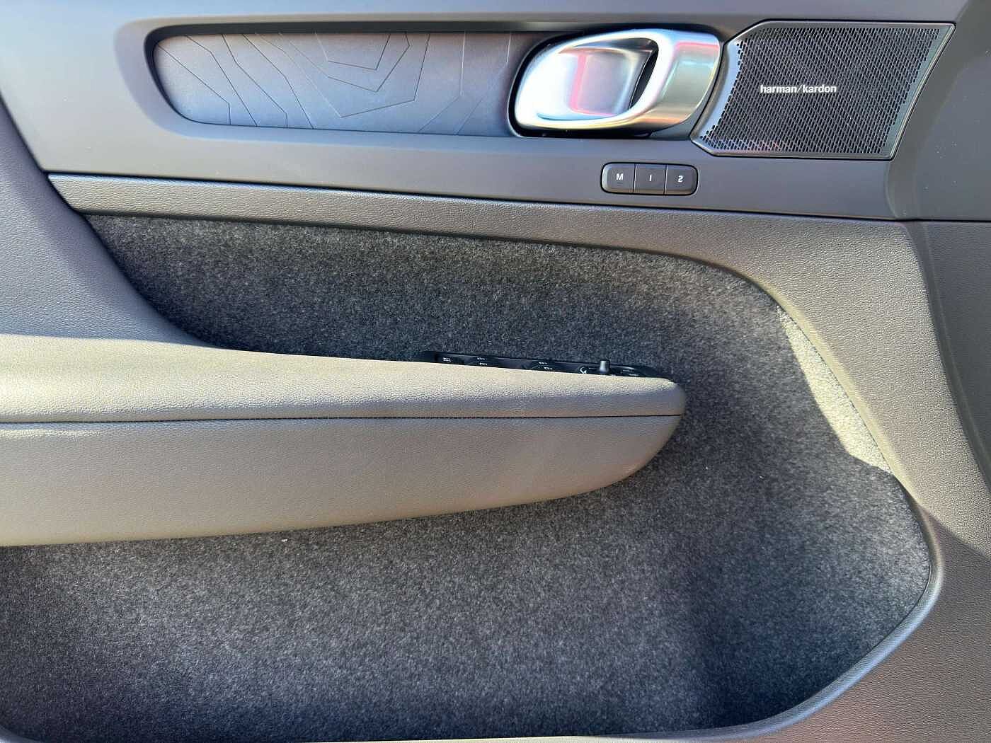 Volvo  T5 Plus Dark Plug-In Hybrid