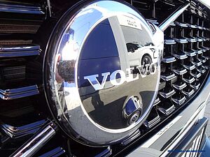Volvo  B4 Geartronic Ultimate Dark