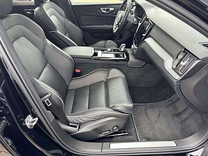 Volvo  T8 R-Design Recharge Plug-In Hybrid AWD