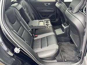 Volvo  T8 R-Design Recharge Plug-In Hybrid AWD