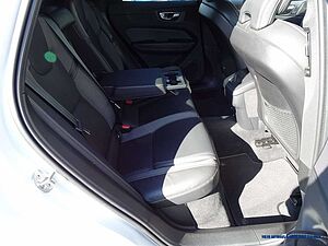 Volvo  XC60 B4 AWD Geartronic R-Design