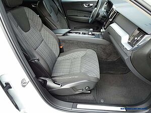 Volvo  B4 Geartronic Momentum Pro