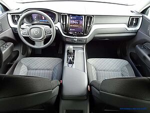 Volvo  B4 Geartronic Momentum Pro