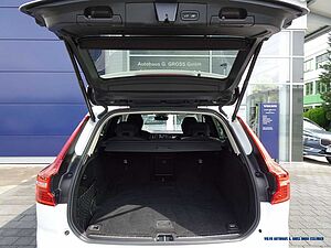 Volvo  B4 Geartronic Momentum Pro