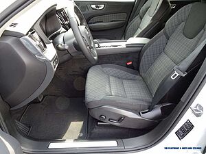 Volvo  B4 Geartronic Momentum Pro