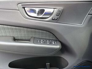 Volvo  B4 Geartronic Momentum Pro