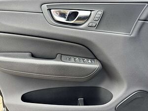 Volvo  T8 Inscription Recharge Plug-In Hybrid AWD