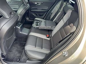 Volvo  T6 R-Design Plug-In Hybrid AWD