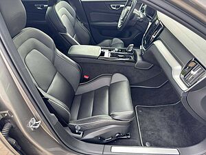 Volvo  T6 R-Design Plug-In Hybrid AWD