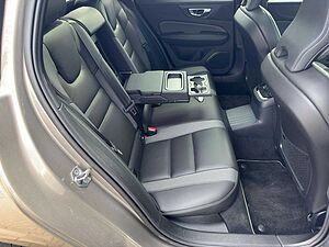 Volvo  T6 R-Design Plug-In Hybrid AWD