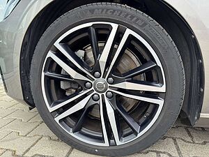 Volvo  T6 R-Design Plug-In Hybrid AWD