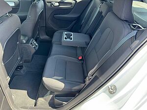 Volvo  T3 Momentum Geartronic 2WD