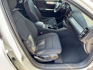 Volvo  T3 Momentum Geartronic 2WD