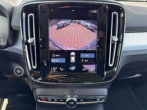 Volvo  T3 Momentum Geartronic 2WD