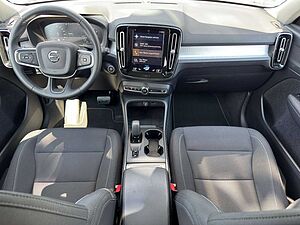 Volvo  T3 Momentum Geartronic 2WD