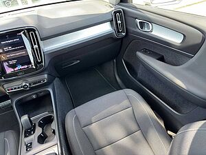 Volvo  T3 Momentum Geartronic 2WD