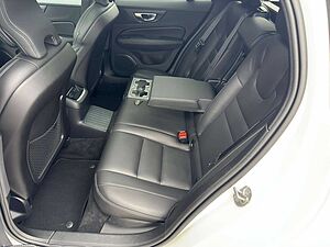 Volvo  T6 Plus Dark Recharge Plug-In Hybrid AWD