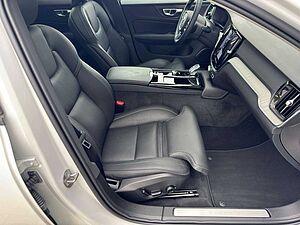 Volvo  T6 Plus Dark Recharge Plug-In Hybrid AWD
