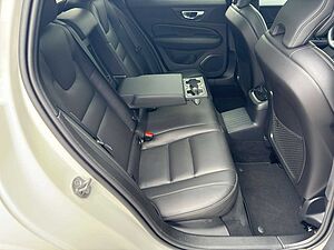 Volvo  T6 Plus Dark Recharge Plug-In Hybrid AWD