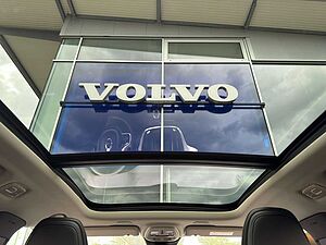 Volvo  T6 Plus Dark Recharge Plug-In Hybrid AWD