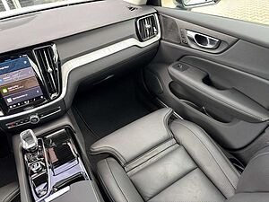 Volvo  T6 Plus Dark Recharge Plug-In Hybrid AWD