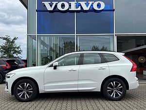 Volvo  B4 Momentum Pro 2WD