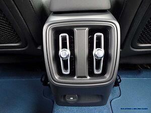 Volvo  AWD Twin Motor Pure Electric Ultimate