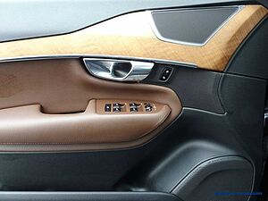 Volvo  B5 AWD Geartronic Momentum Pro