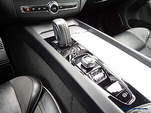 Volvo  B5 AWD Geartronic R-Design