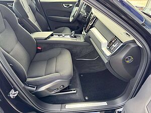 Volvo  B4b Momentum Pro