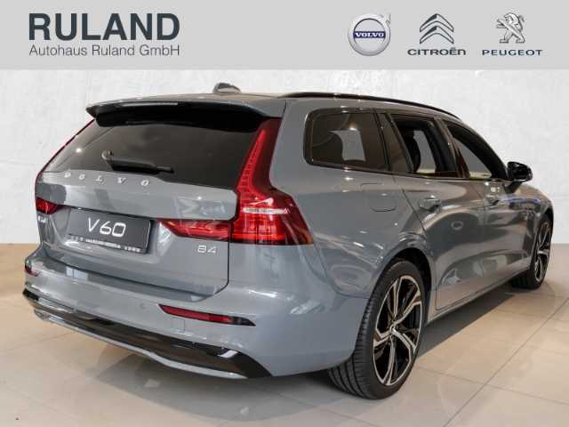 Volvo  Plus Dark B4 Diesel e-Sitze ACC Rückfahrkam. Fernlichtass. Keyless Kurvenlicht LE