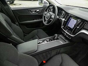 Volvo  AWD B5 Benzin Momentum Pro Navi e-Sitze ACC Rückfahrkam. digitales Cockpit