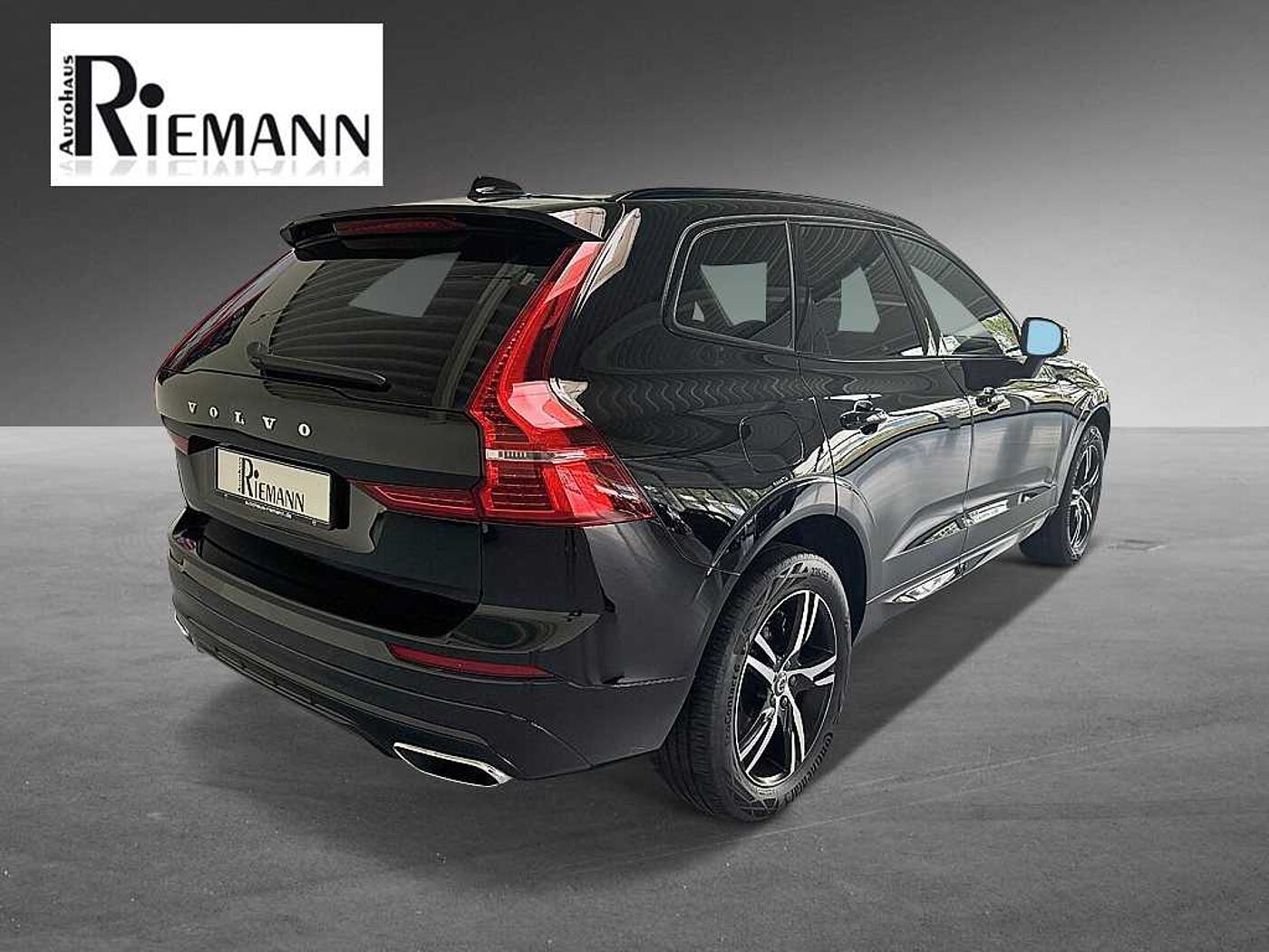 Volvo  R Design Recharge + Parkassistenz-Paket