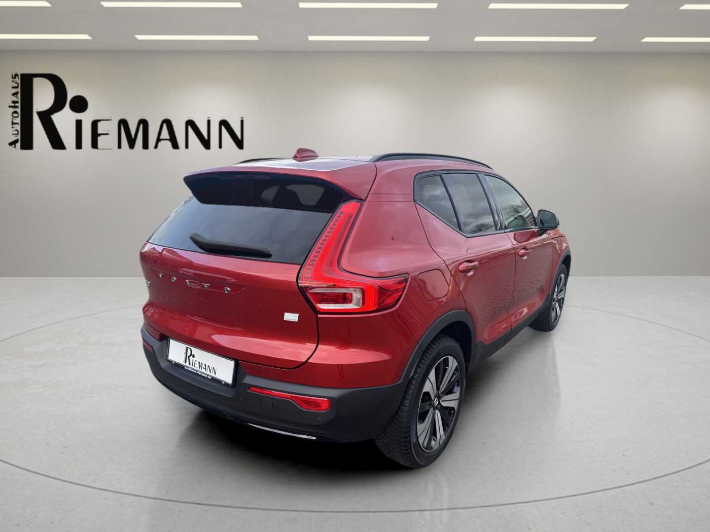 Volvo  T4 Ultimate Dark + Driver Assistance-Paket