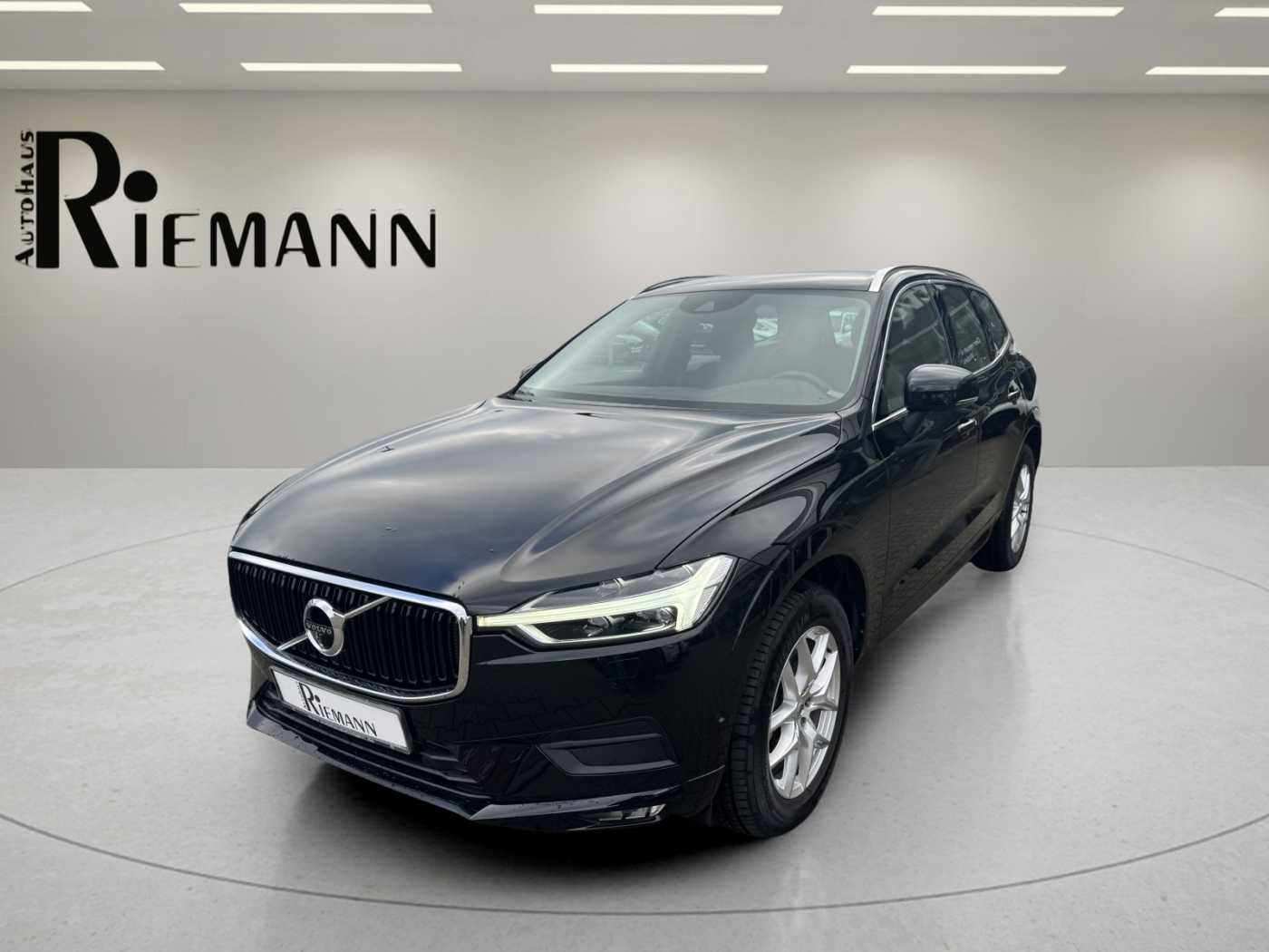 Volvo  Momentum + Business-Paket