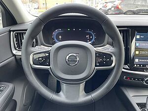 Volvo  Plus Dark + Pilot Assist