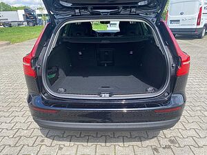 Volvo  Kombi Core B4 + Fahrassistenz-Paket