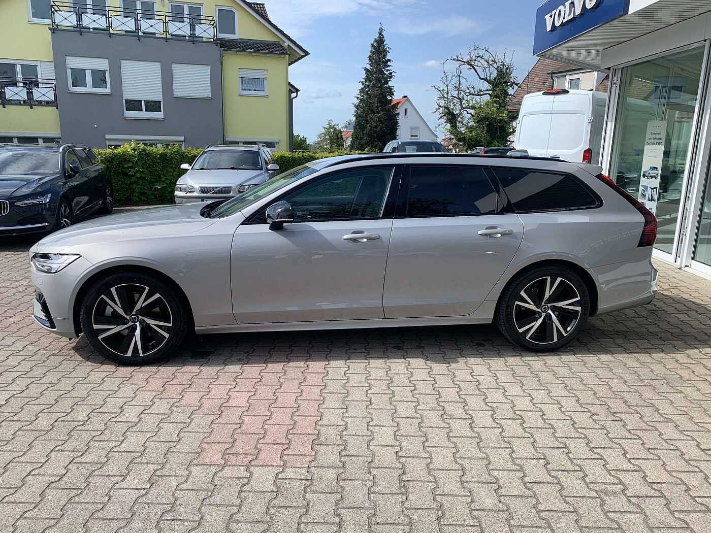 Volvo  Plus Dark