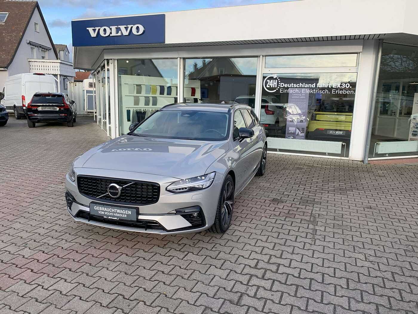 Volvo  Plus Dark