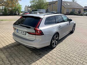 Volvo  Plus Dark