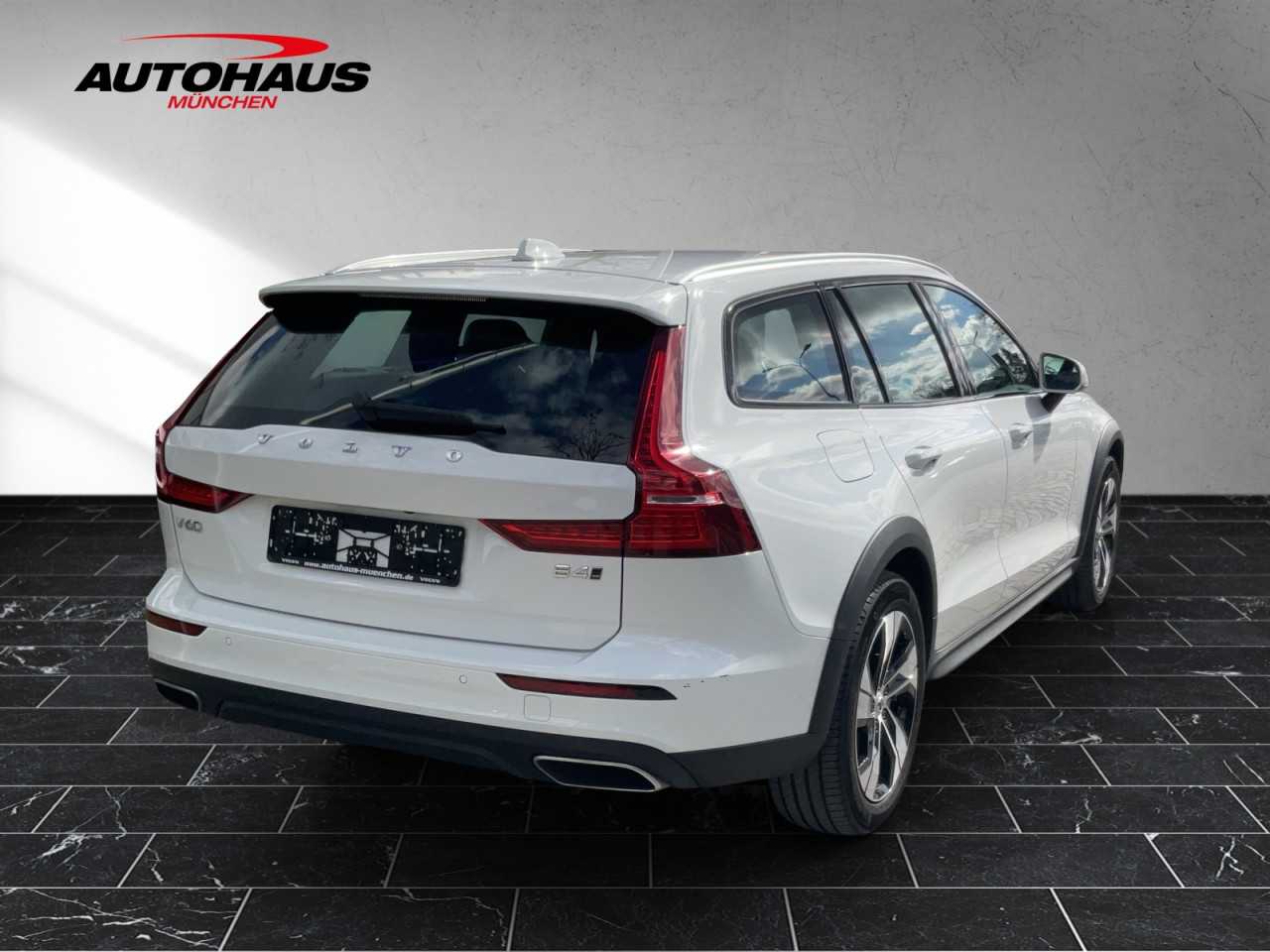 Volvo  V60 CC Pro AWD