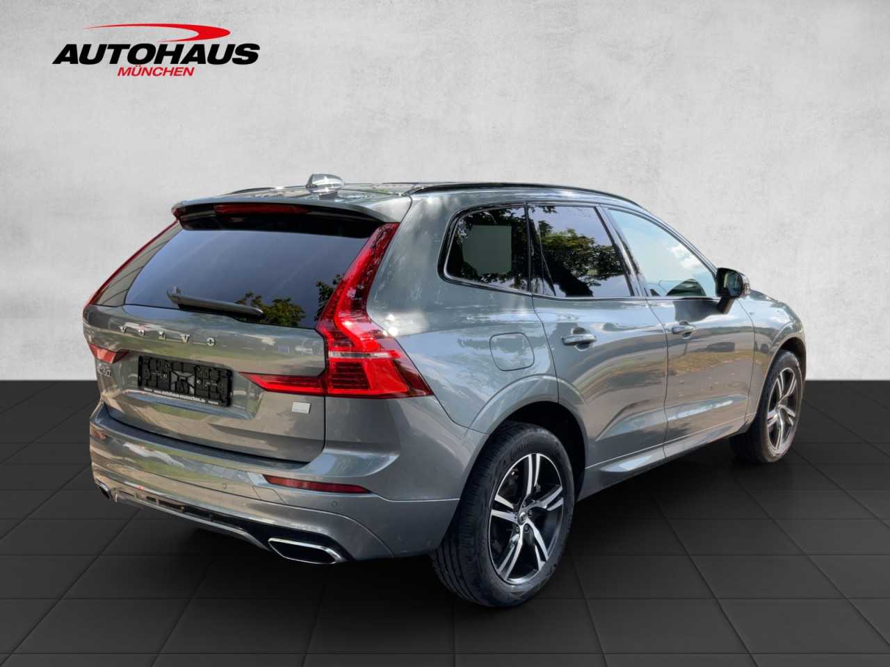 Volvo  XC 60 R Design Expression Recharge Plug-In Hybrid