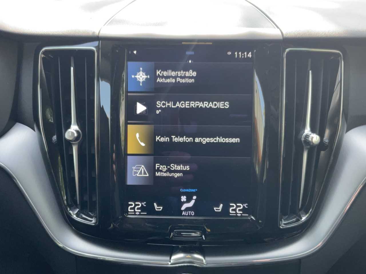 Volvo  XC 60 R Design Expression Recharge Plug-In Hybrid