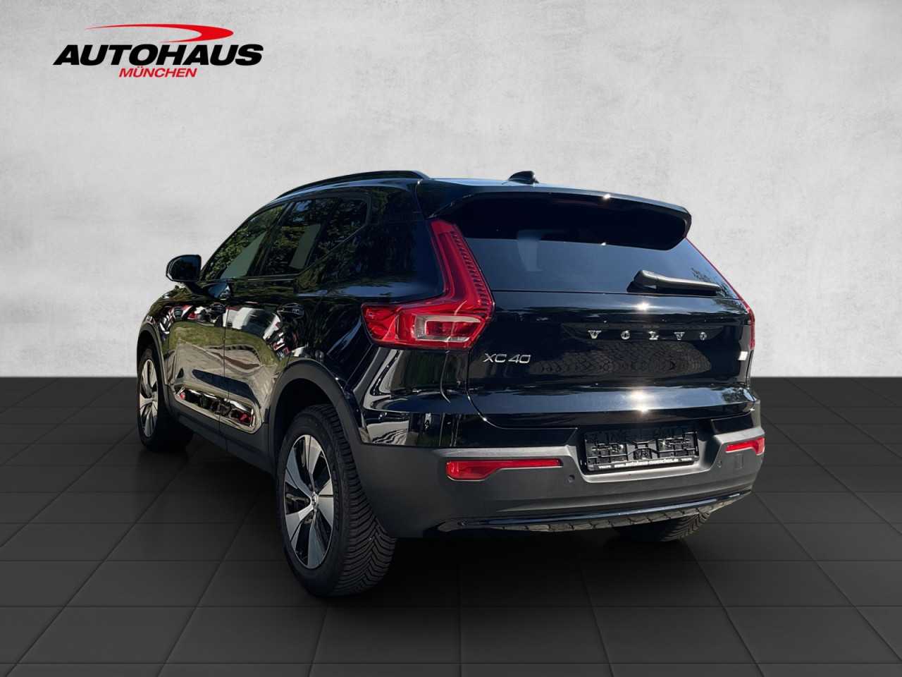 Volvo  XC 40 Plus Dark Recharge Plug-In Hybrid 2WD