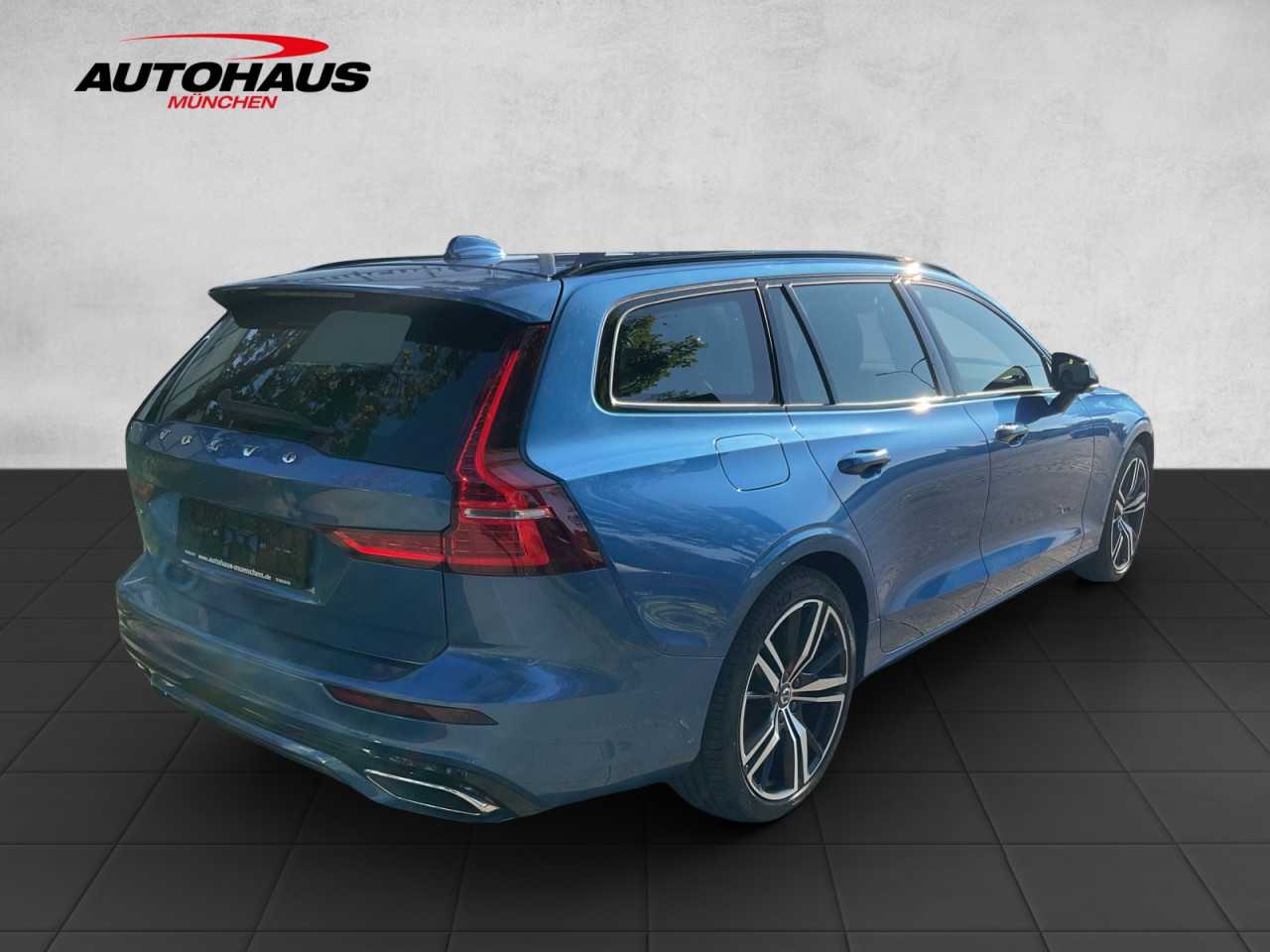 Volvo  V60 R Design Recharge Plug-In Hybrid AWD