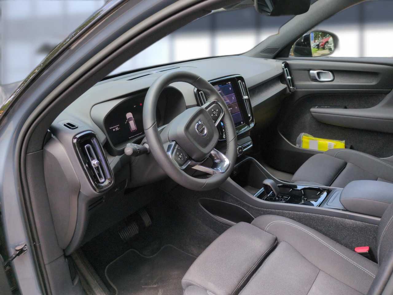 Volvo  XC40