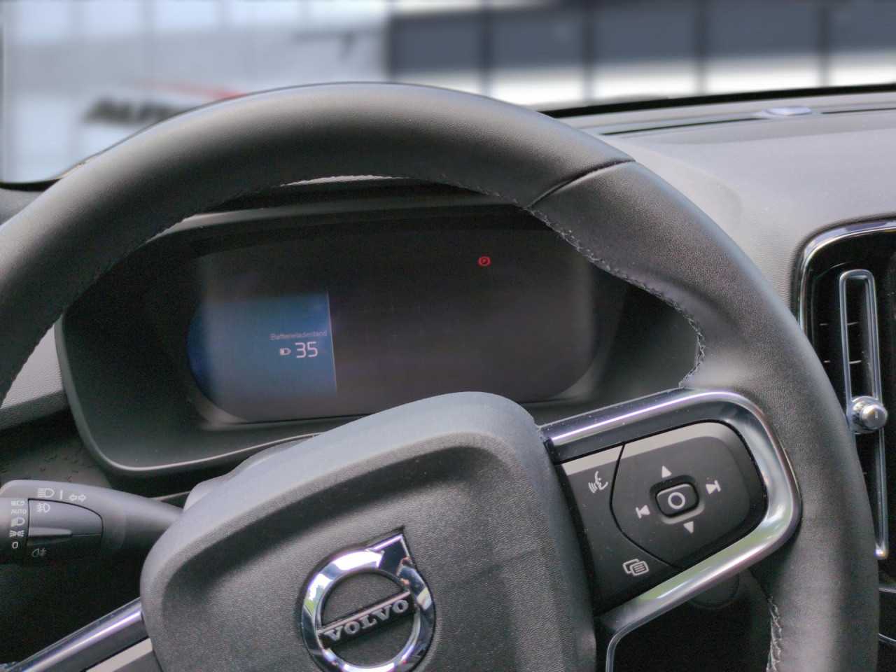 Volvo  XC40