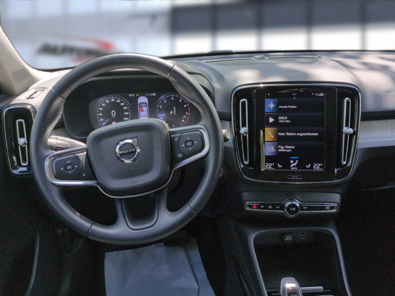 Volvo  XC40