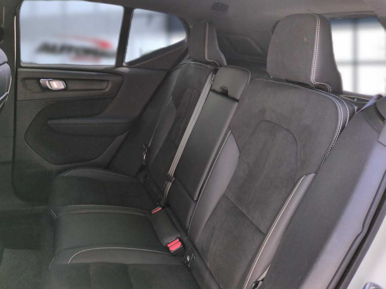 Volvo  XC40